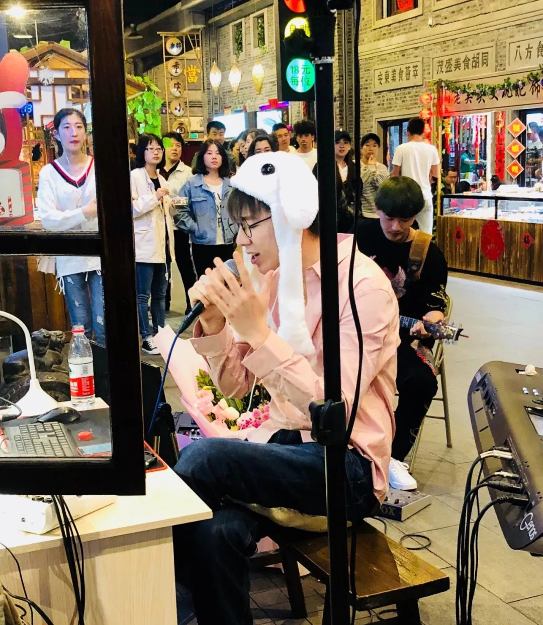 阿哲娜宝最新连麦视频，小巷特色小店探秘之旅