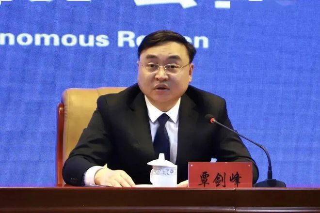 王顺大履新职务，引领科技新纪元，前沿高科技产品的独特魅力体验者