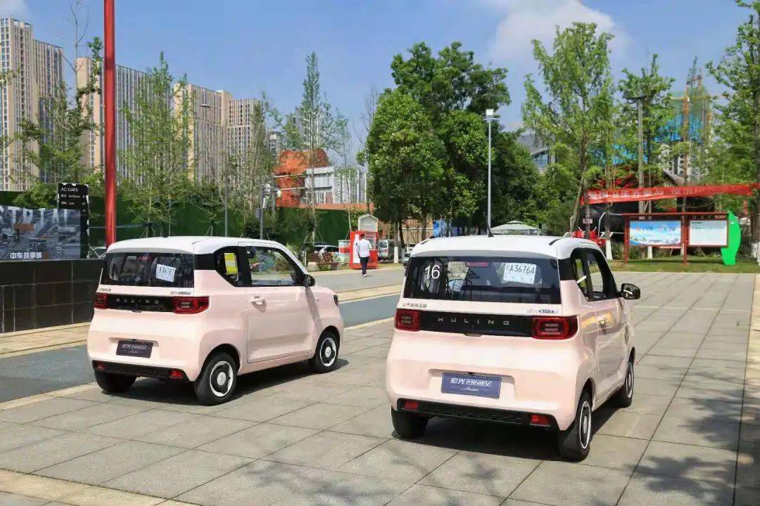 最新汽车价格报价及小巷探秘，特色小店的奇妙之旅