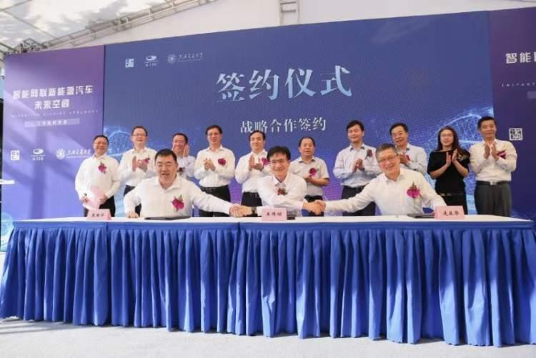 上海临港股票最新动态，时代浪潮下的蓬勃发展