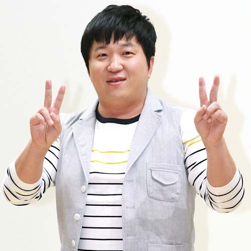 郑亨敦最新综艺节目精彩瞬间不容错过！